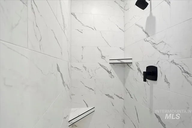 $569,900 | 6086 South Corsican Avenue, Meridian, ID 83642