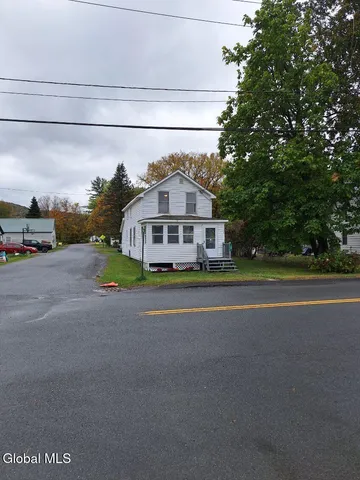 $218,000 | 30 Park Avenue, Berlin, NY 12022