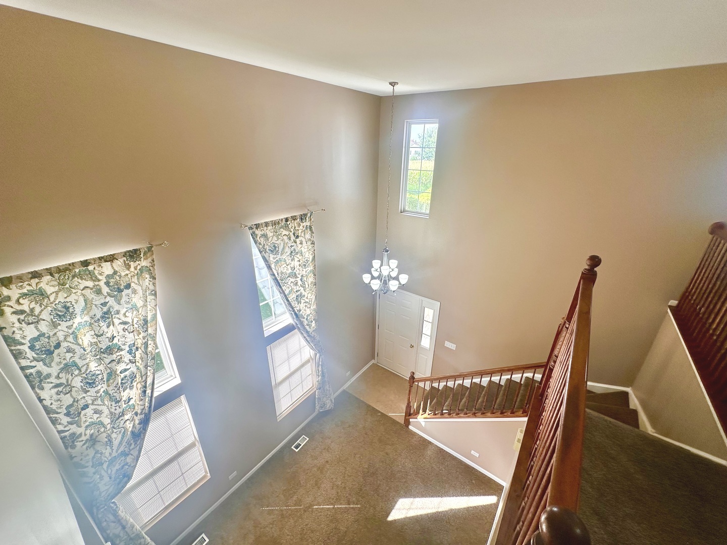 1850 Candlelight Circle Montgomery, IL 60538 - Photo 13 of 29 a view of an entryway with wooden floor
