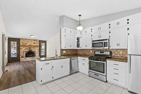 $418,500 | 5885 Hidden Oaks Circle Southeast, Prior Lake, MN 55372