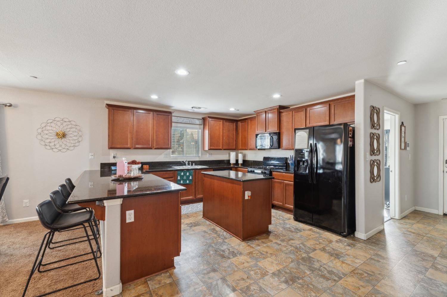 803 Chianti Circle Coalinga, CA 93210 - Photo 6 of 22