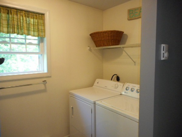 9 Murphy Road North Brookfield, MA 01535 - Photo 10 of 25 a utility room with dryer and washer