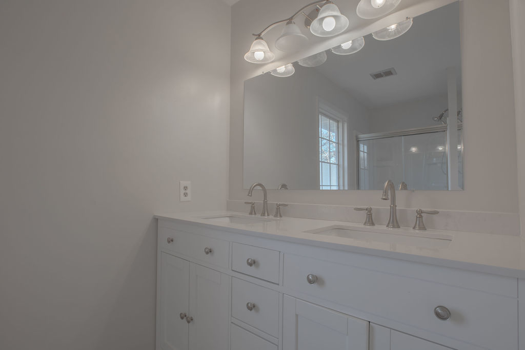 1902 Woodfield Road Bloomington, IL 61704 - Photo 34 of 52 Gallery Image 34