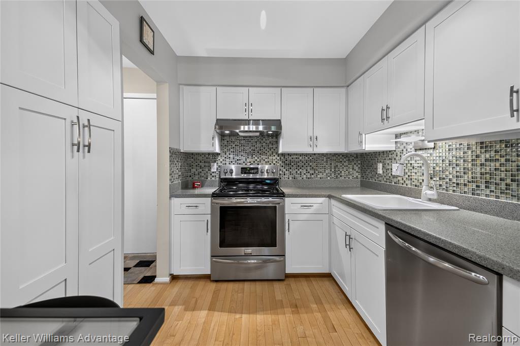 39478 Country Lane Novi, MI 48375 - Photo 10 of 38