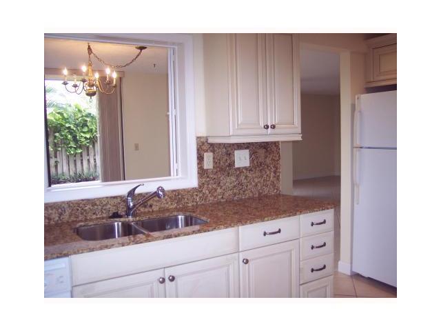 5649 Fox Hollow Drive, Unit B Boca Raton, FL 33486 - Photo 4 of 9 Additional Photo