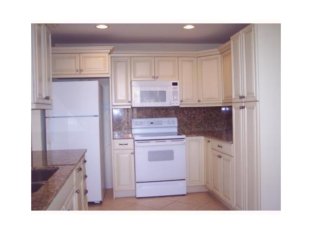 5649 Fox Hollow Drive, Unit B Boca Raton, FL 33486 - Photo 5 of 9 Additional Photo