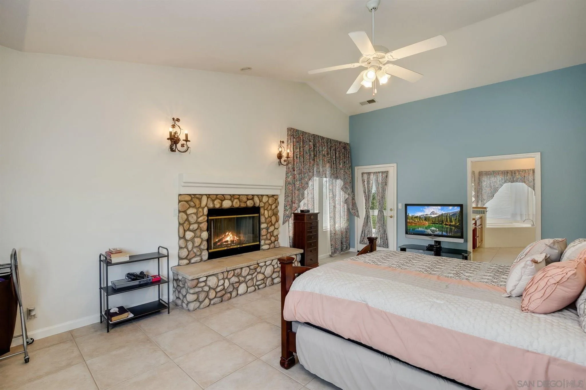 31210 Rivoli Road Valley Center, CA 92082 - Photo 21 of 62