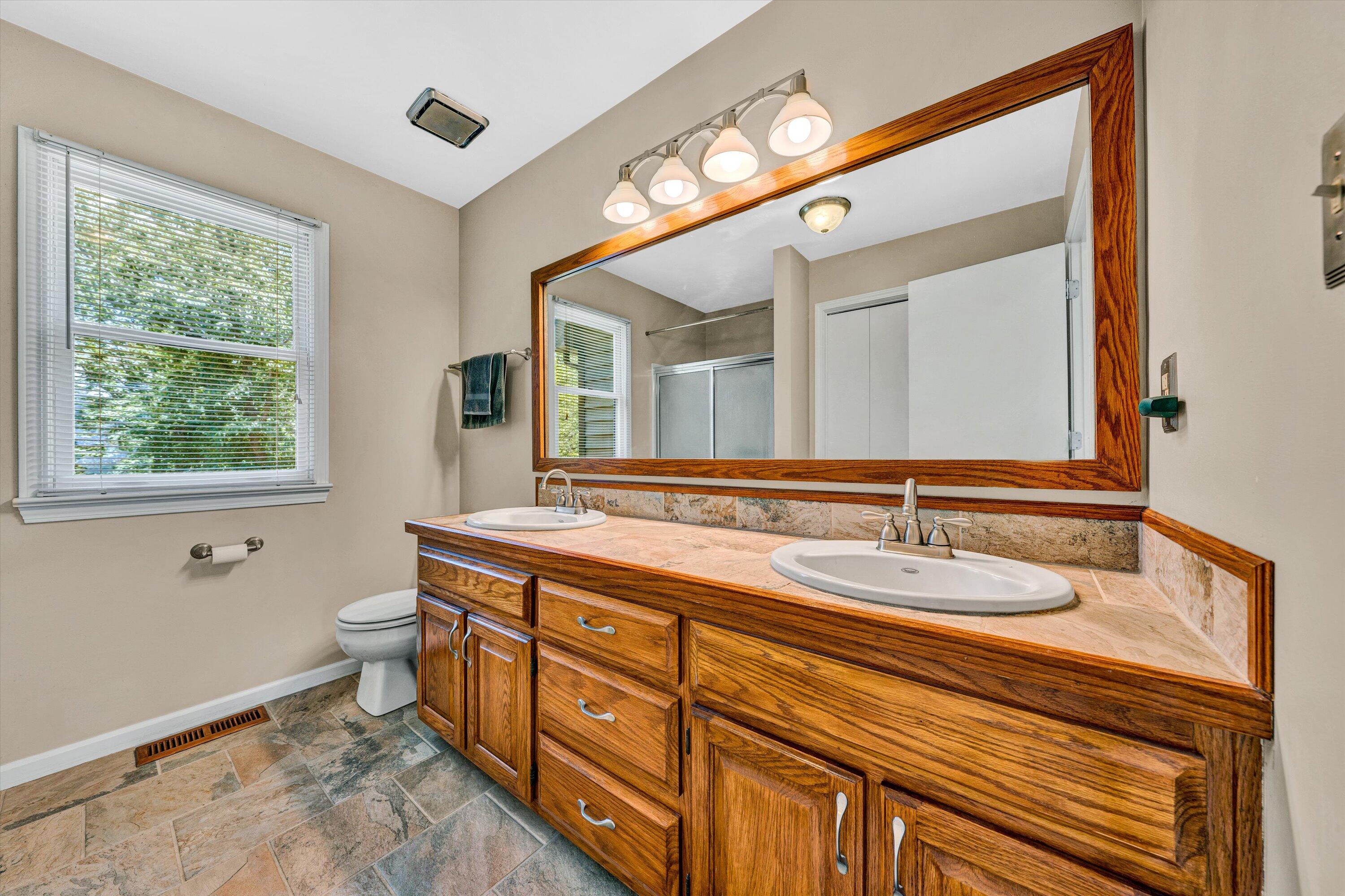 2525 Timberview Road Roanoke, VA 24019 - Photo 16 of 53 12-DSC08256
