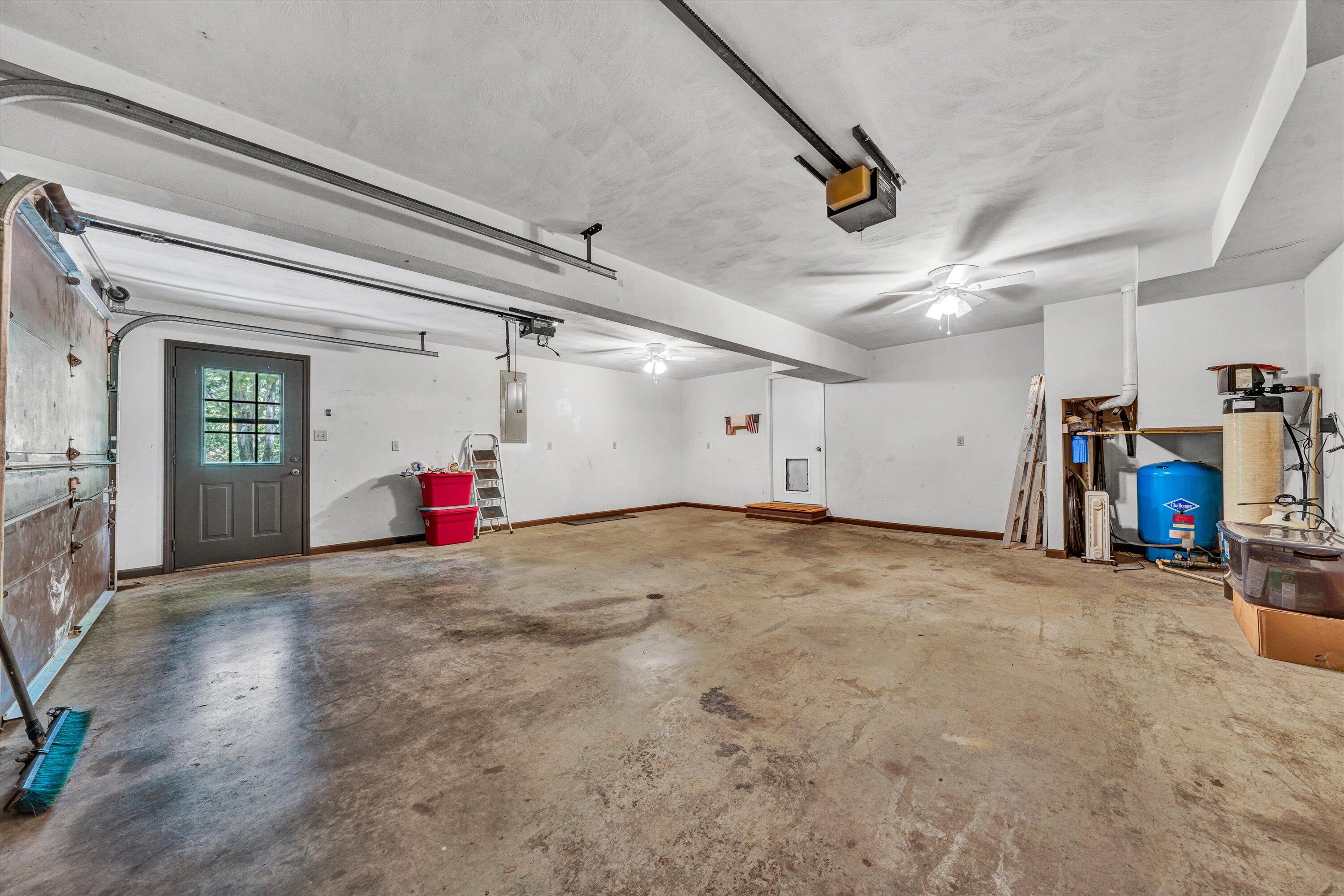 2525 Timberview Road Roanoke, VA 24019 - Photo 25 of 53 21-DSC08283