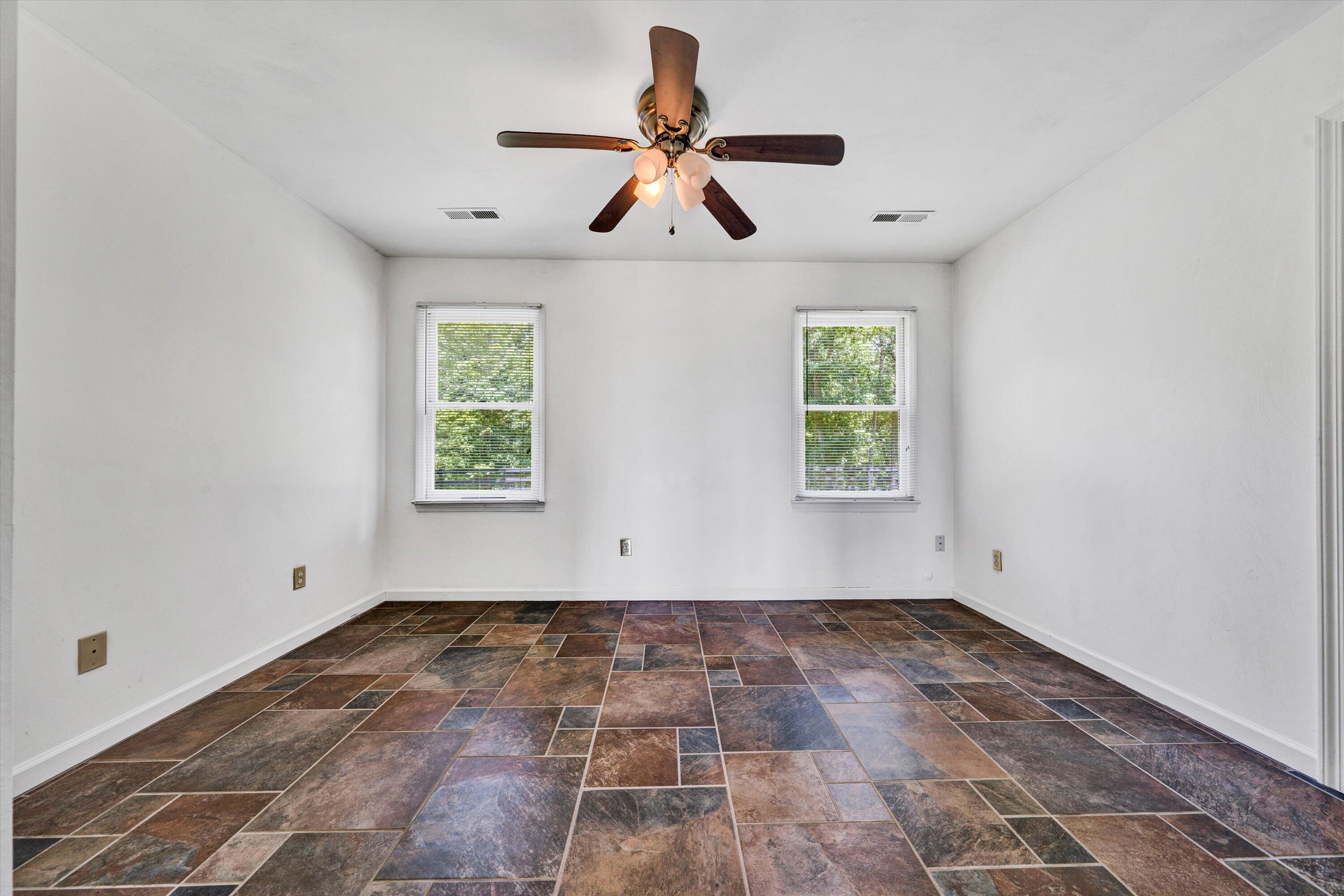 2525 Timberview Road Roanoke, VA 24019 - Photo 29 of 53 25-DSC08295