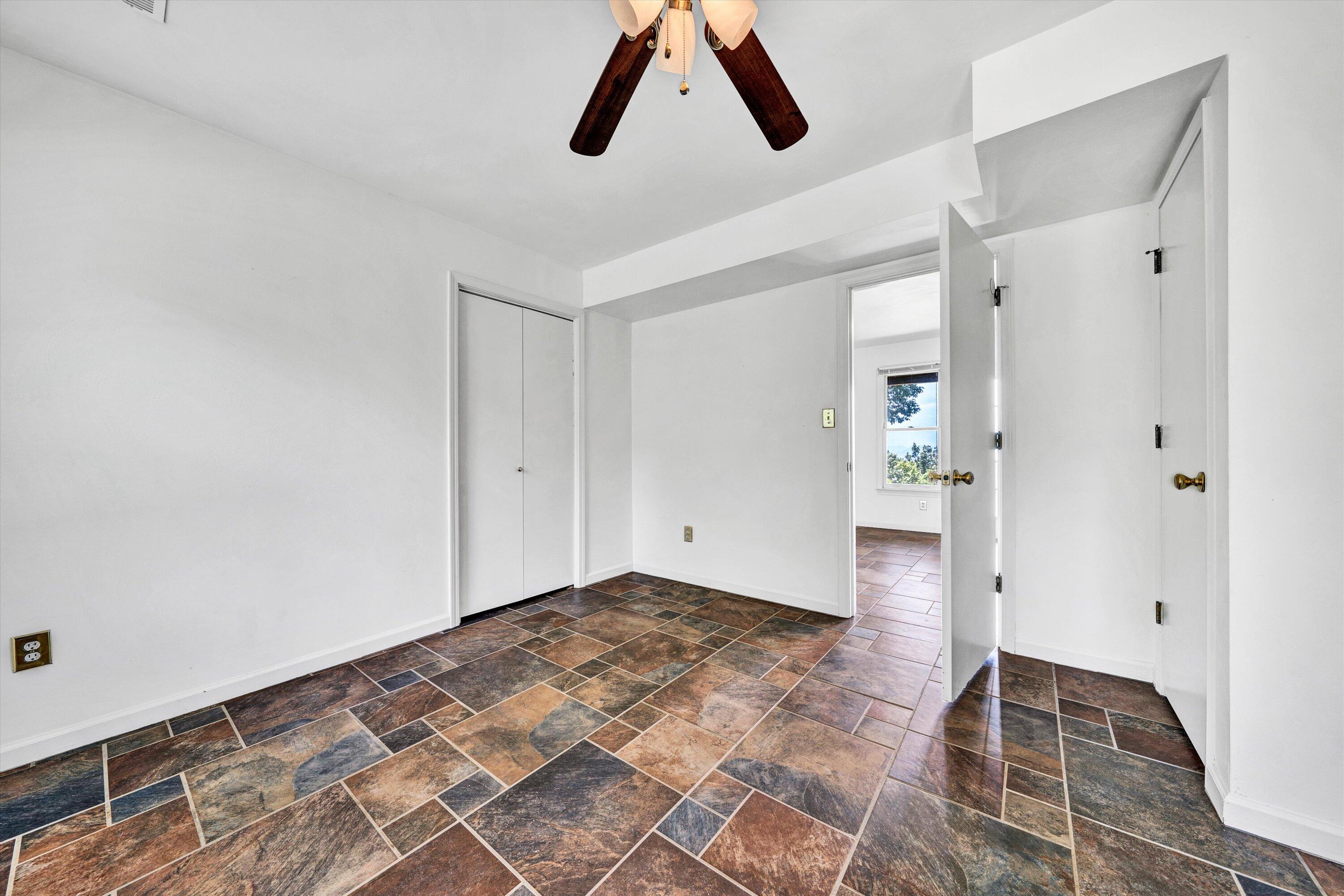 2525 Timberview Road Roanoke, VA 24019 - Photo 30 of 53 26-DSC08298