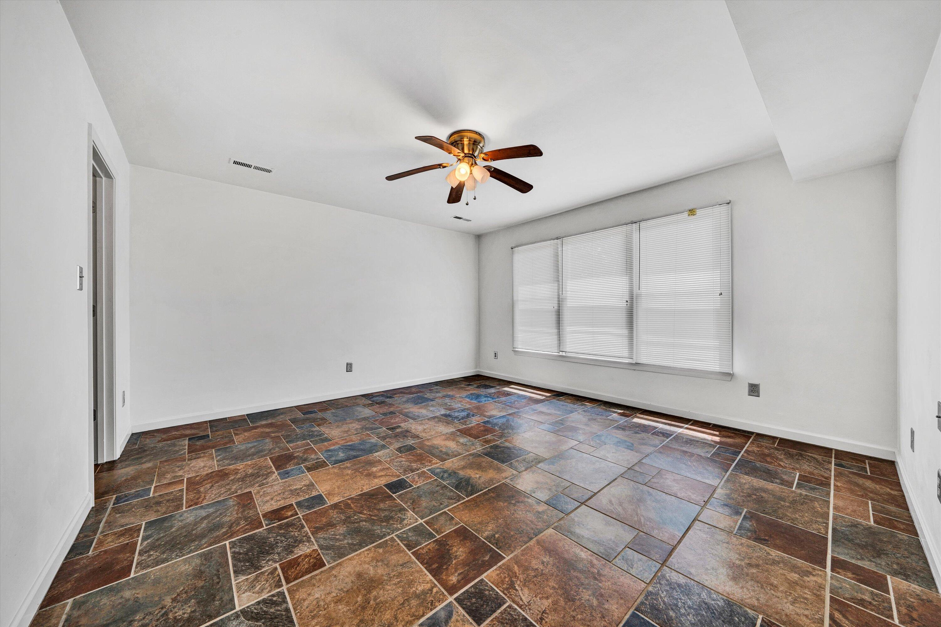 2525 Timberview Road Roanoke, VA 24019 - Photo 31 of 53 27-DSC08301
