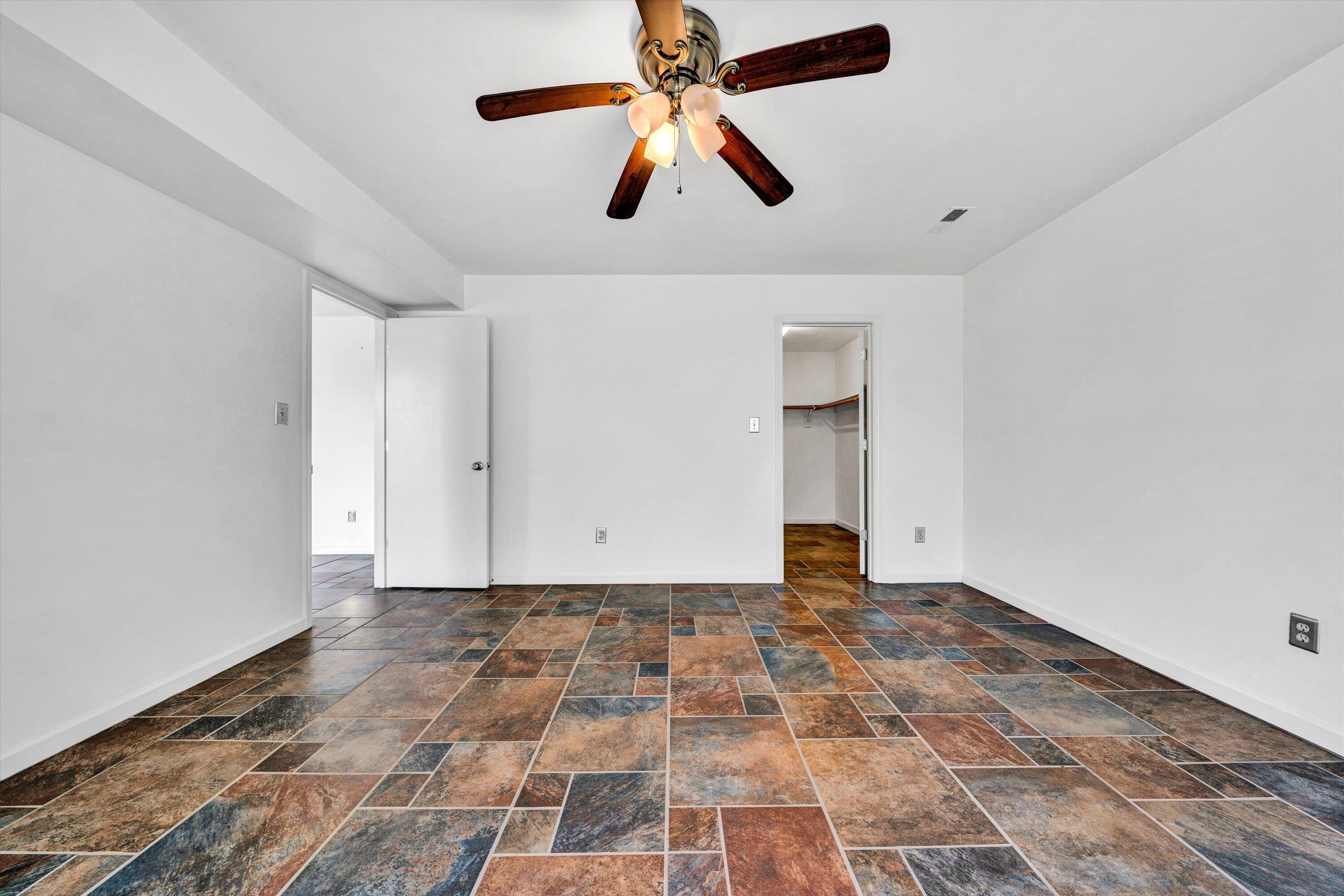 2525 Timberview Road Roanoke, VA 24019 - Photo 32 of 53 28-DSC08304