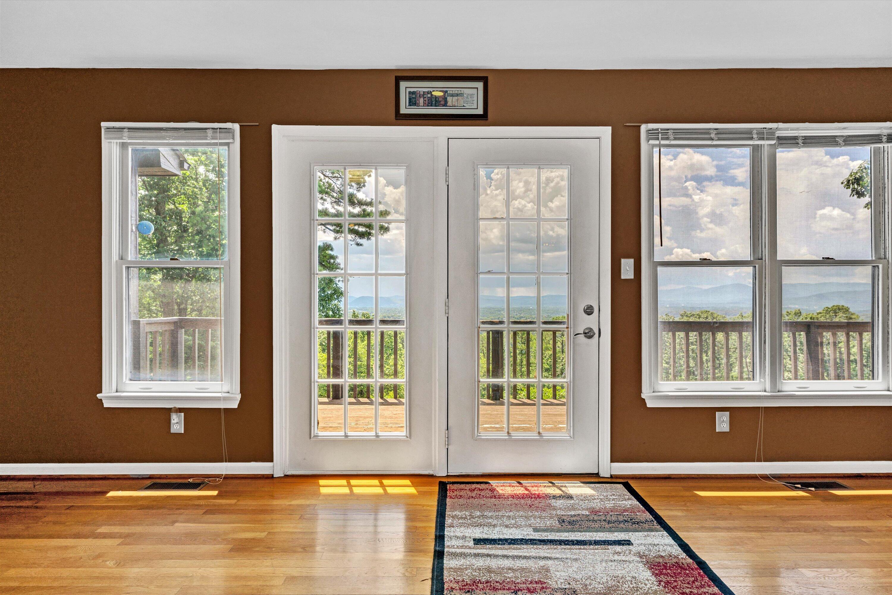2525 Timberview Road Roanoke, VA 24019 - Photo 9 of 53 05-DSC08232