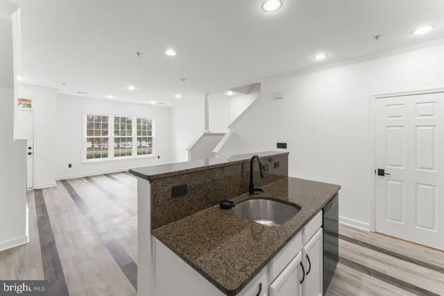 $459,900 | 42261 Terrazzo Terrace, Chantilly, VA 20152