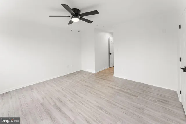 $459,900 | 42261 Terrazzo Terrace, Chantilly, VA 20152