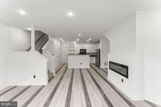 $459,900 | 42261 Terrazzo Terrace, Chantilly, VA 20152