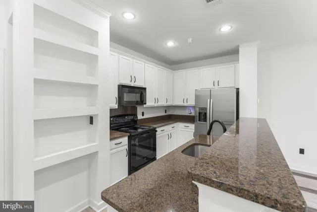 $459,900 | 42261 Terrazzo Terrace, Chantilly, VA 20152