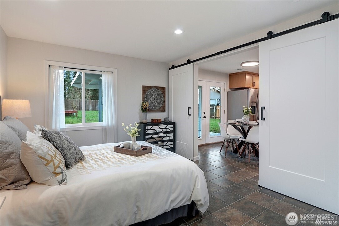 3708 Northeast 22nd Street Renton, WA 98056 - Photo 12 of 20