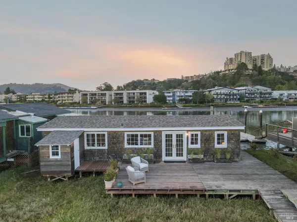 $850,000 | 24 Boardwalk One, Larkspur, CA 94939