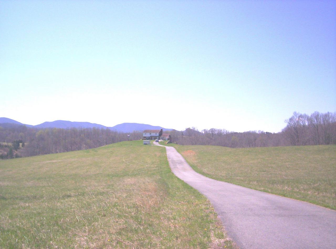 639 Oak Ridge Road Buchanan, VA 24066 - Photo 1 of 4 Primary Photo