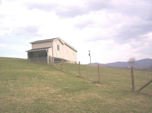 639 Oak Ridge Road Buchanan, VA 24066 - Photo 3 of 4 shed