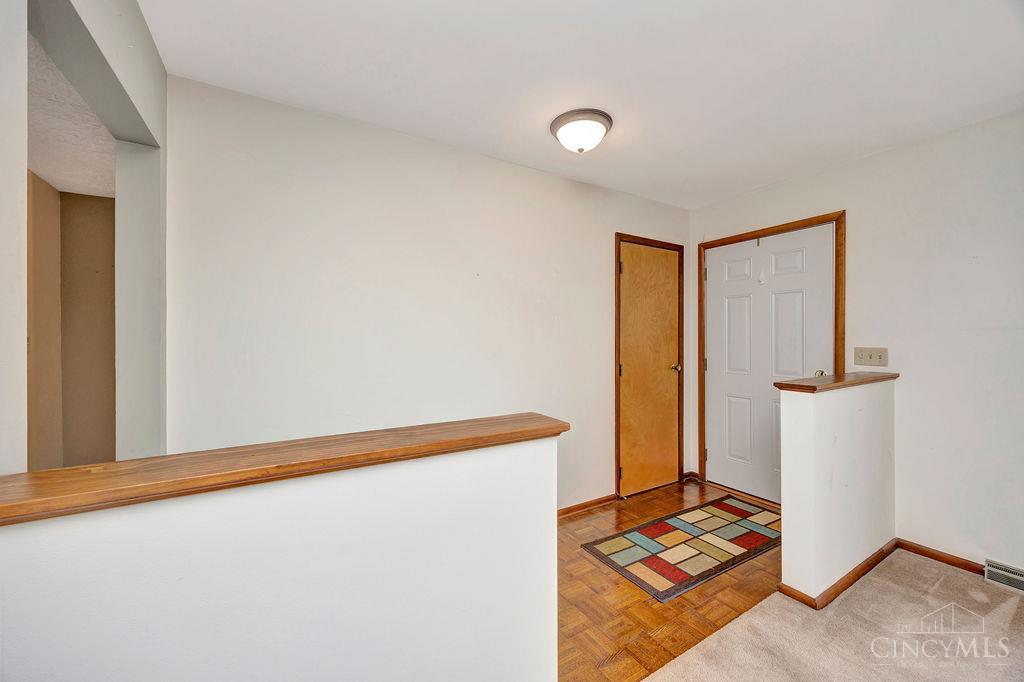 712 West Taylor School Road Hamilton, OH 45013 - Photo 3 of 47
