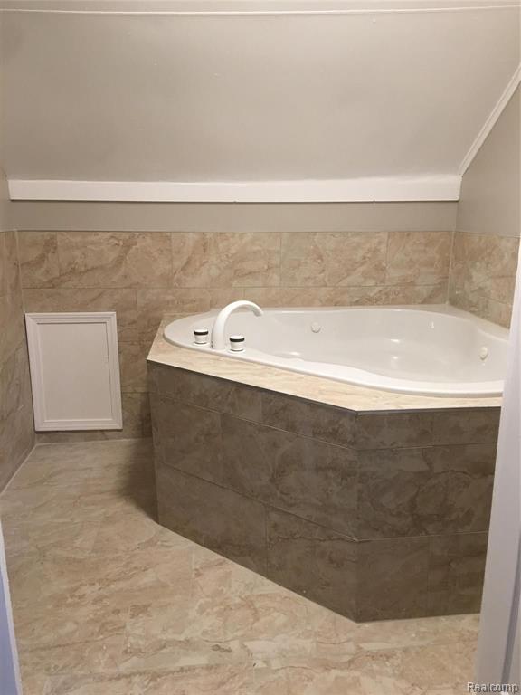 57 Elizabeth Lake Road Pontiac, MI 48341 - Photo 30 of 41
