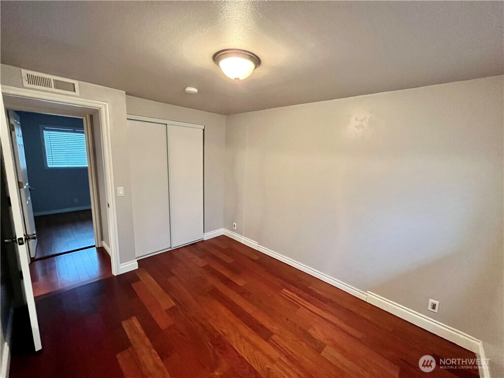 16836 123rd Avenue Southeast Renton, WA 98058 - Photo 13 of 15