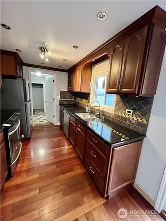 $3,300 | 16836 123rd Avenue Southeast, Renton, WA 98058