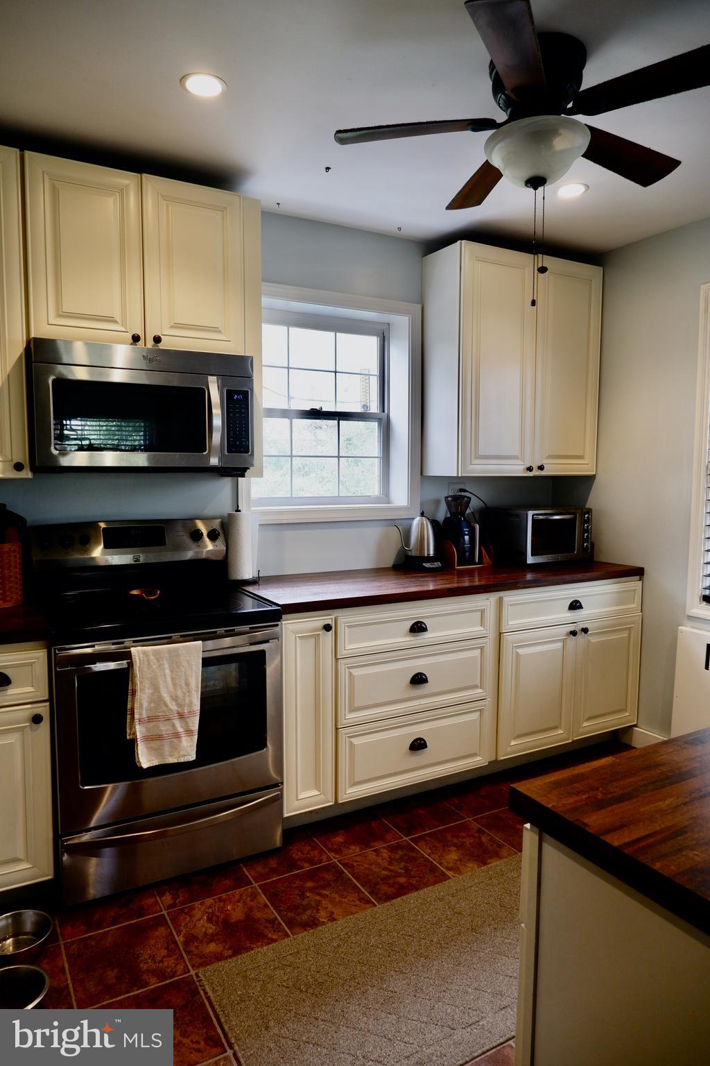 1304 Southview Road Baltimore, MD 21218 - Photo 12 of 30 Tons of room in this kitchen