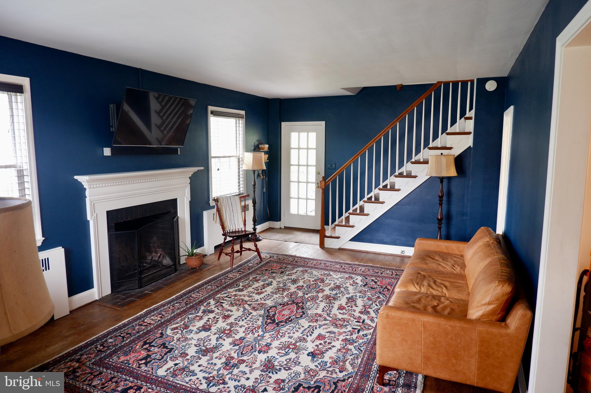 1304 Southview Road Baltimore, MD 21218 - Photo 5 of 30 HUGE living room