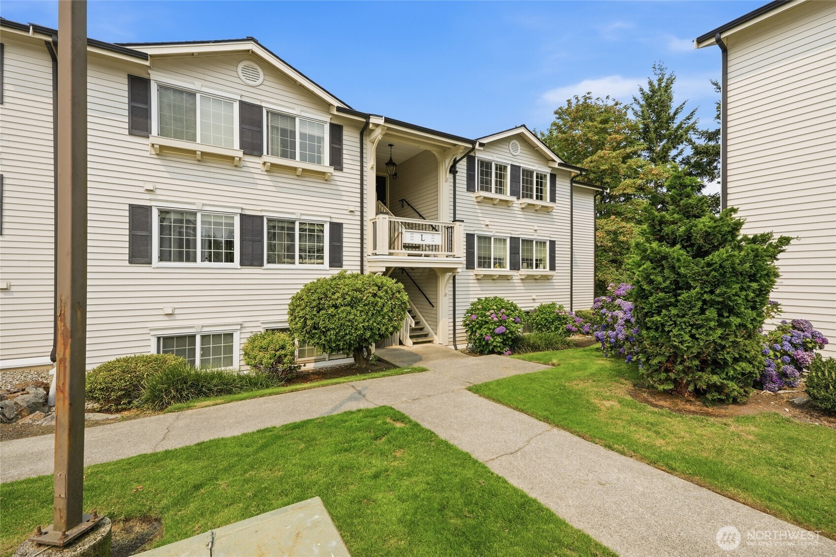 12404 East Gibson Road, Unit L306 Everett, WA 98204 - Photo 2 of 37 Gallery Image 2