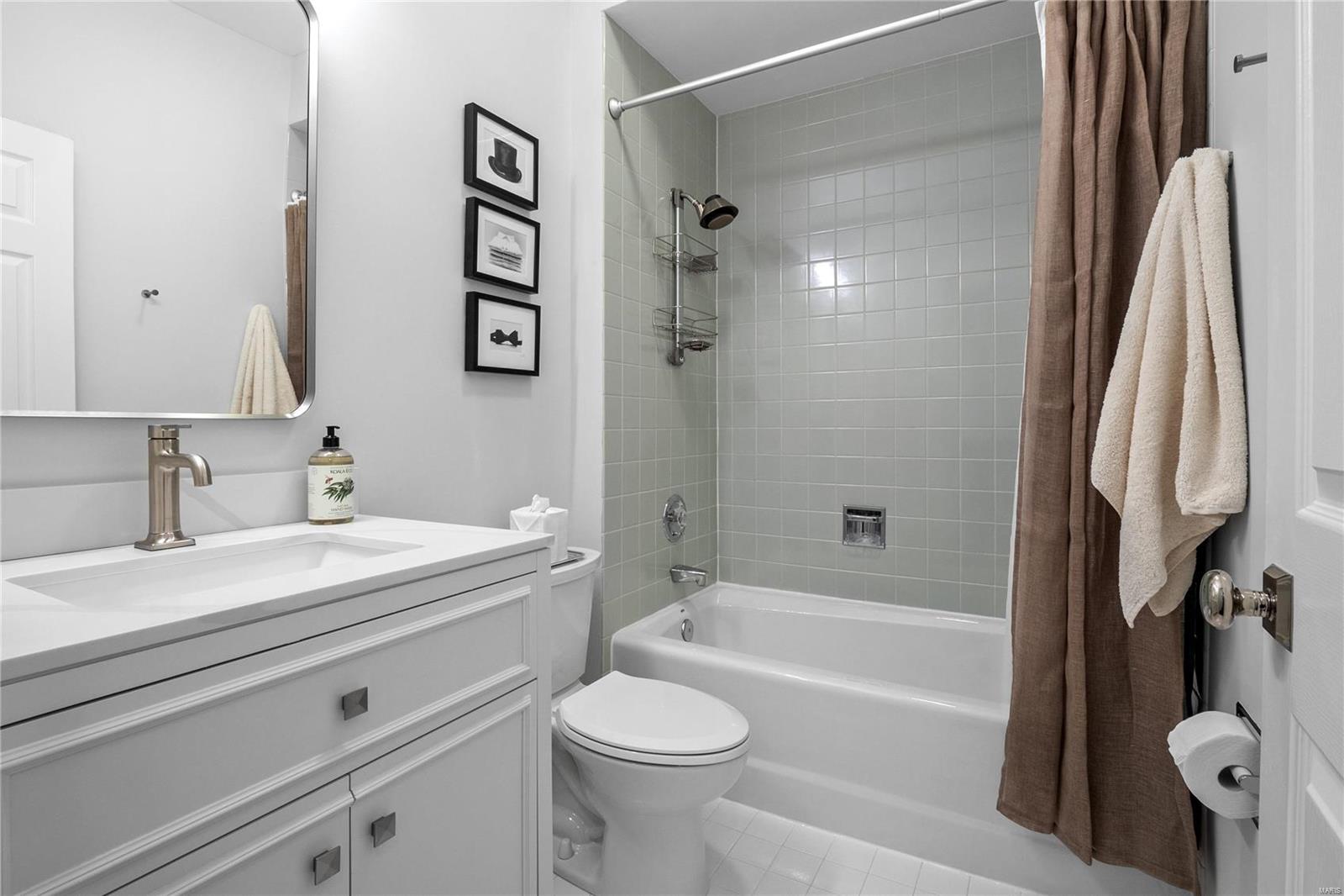 155 North Hanley Road, Unit 101 St. Louis, MO 63105 - Photo 16 of 21 Gallery Image 16