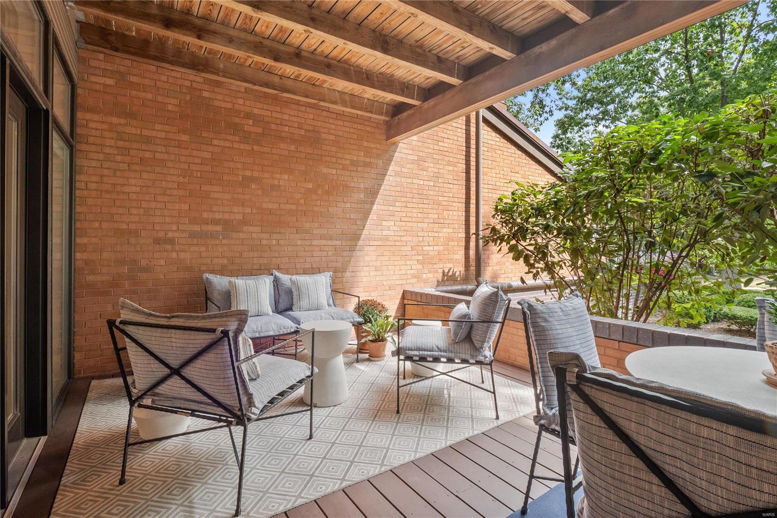 155 North Hanley Road, Unit 101 St. Louis, MO 63105 - Photo 19 of 21 Gallery Image 19