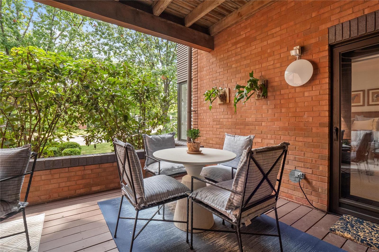 155 North Hanley Road, Unit 101 St. Louis, MO 63105 - Photo 20 of 21 Gallery Image 20