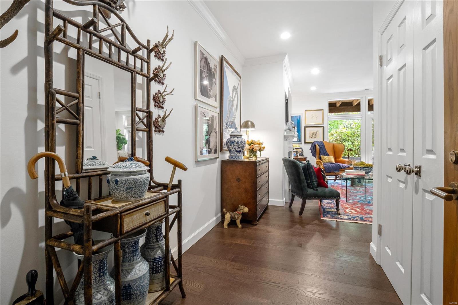 155 North Hanley Road, Unit 101 St. Louis, MO 63105 - Photo 2 of 21 Gallery Image 2