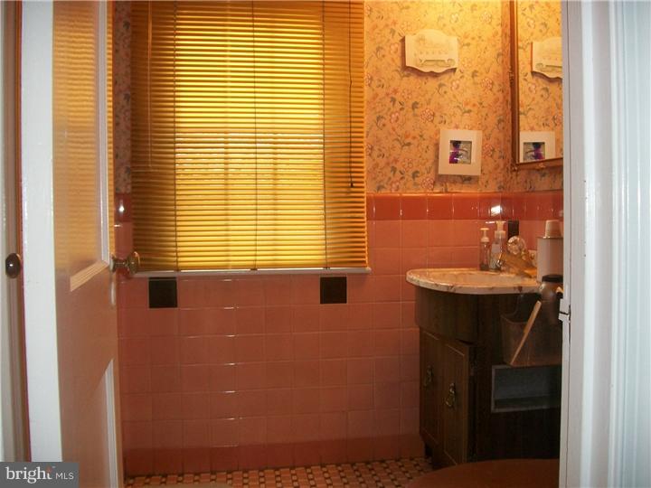 7425 Barclay Road Cheltenham, PA 19012 - Photo 15 of 25 Gallery Image 15
