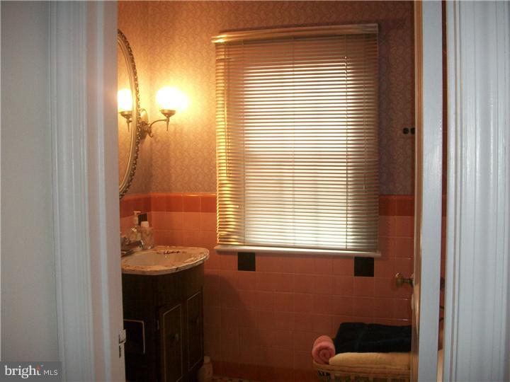 7425 Barclay Road Cheltenham, PA 19012 - Photo 17 of 25 Gallery Image 17