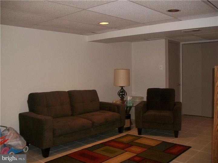 7425 Barclay Road Cheltenham, PA 19012 - Photo 19 of 25 Gallery Image 19