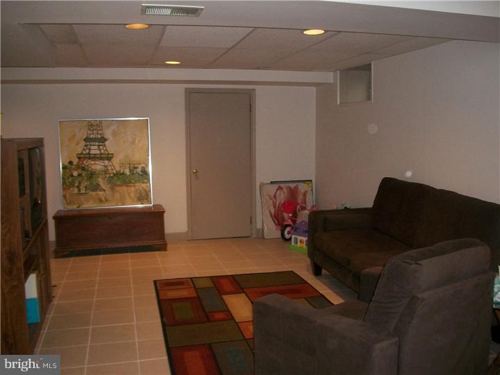 7425 Barclay Road Cheltenham, PA 19012 - Photo 20 of 25 Gallery Image 20