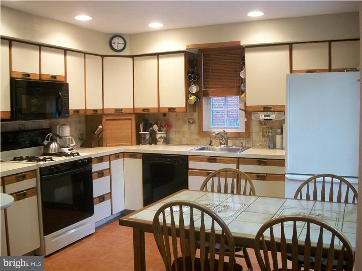 7425 Barclay Road Cheltenham, PA 19012 - Photo 5 of 25 Gallery Image 5