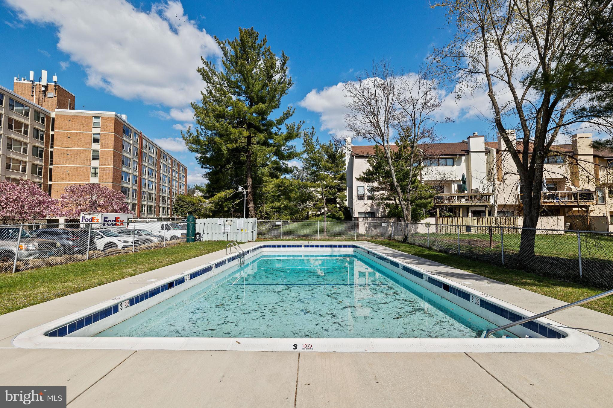 4401 Roland Avenue, Unit 415 Baltimore, MD 21210 - Photo 38 of 48 Pool