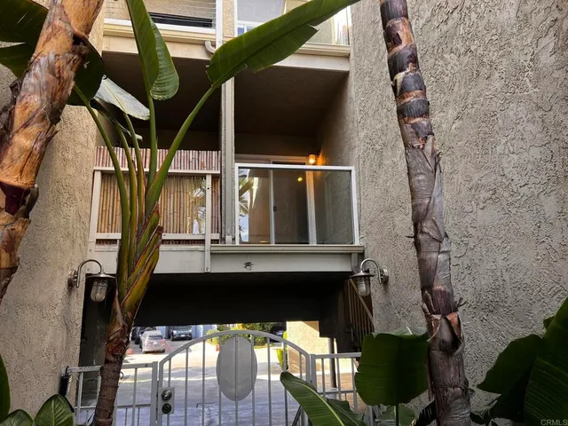 $4,800 | 4587 Cove Drive, Carlsbad, CA 92008