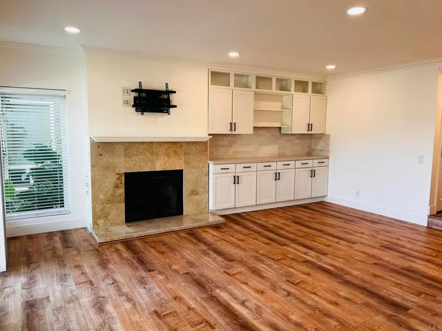 $4,800 | 4587 Cove Drive, Carlsbad, CA 92008