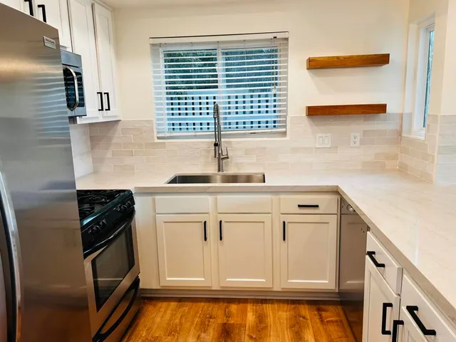 $4,800 | 4587 Cove Drive, Carlsbad, CA 92008