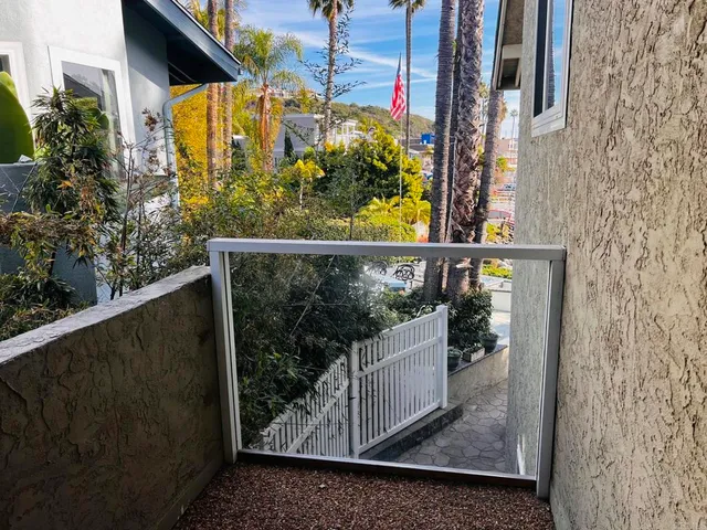 $4,800 | 4587 Cove Drive, Carlsbad, CA 92008