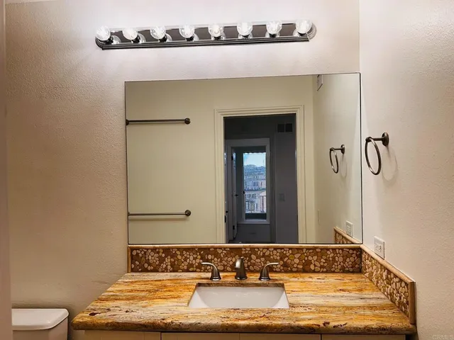 $4,800 | 4587 Cove Drive, Carlsbad, CA 92008