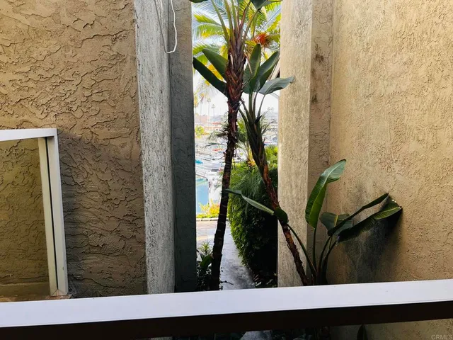 $4,800 | 4587 Cove Drive, Carlsbad, CA 92008