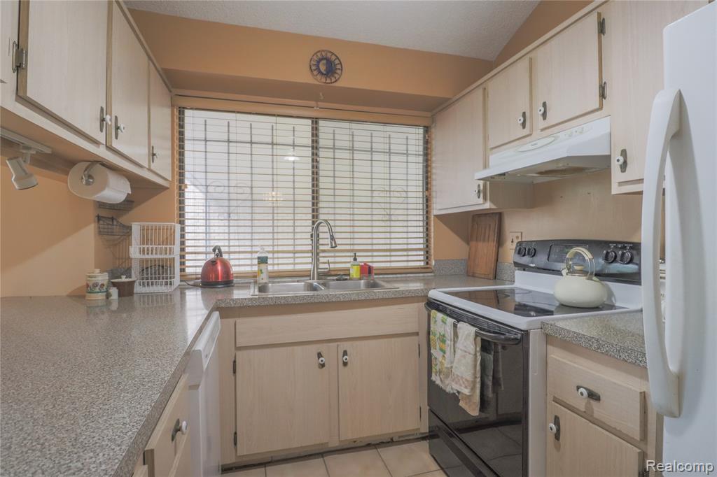 29116 Evergreen Road Southfield, MI 48076 - Photo 7 of 35 Gallery Image 7